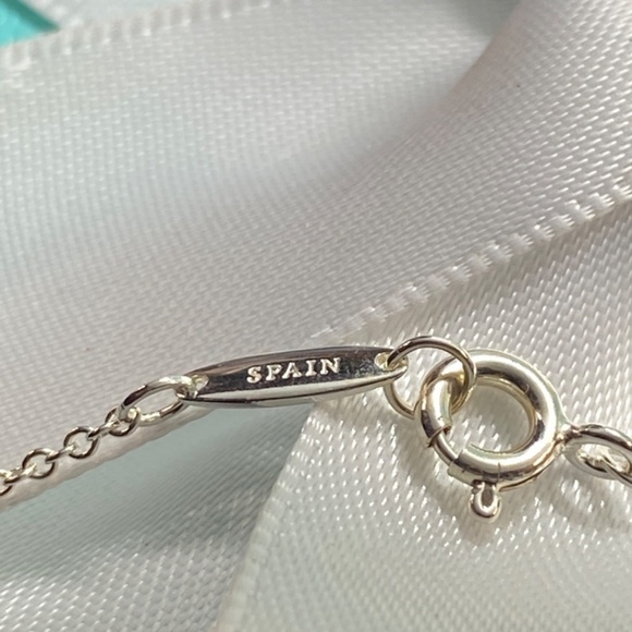 Tiffany & Co. Peretti by the yard pink sapphire 925 16” necklace box MSRP $600 - Picture 3 of 10